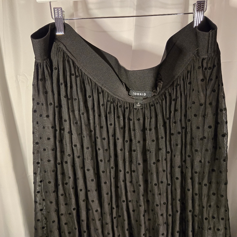 Torrid 5XL Black Polka Dot Skirt - Picture 3 of 7